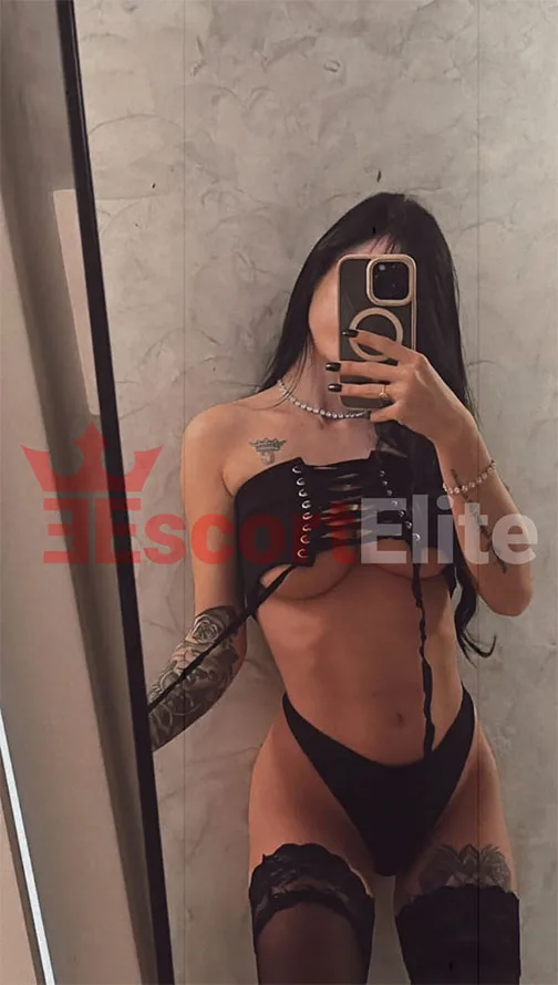 Aida en bikini negro – compañía discreta en Viena